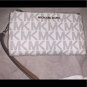 Michael Kors Double Zip Wallet Wristlet Vanilla